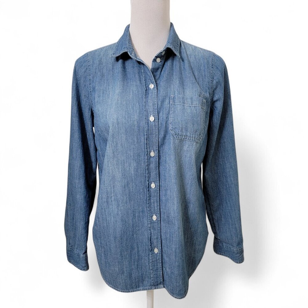 Old Navy Size S The Classic Shirt Button-Down Jean/Chambray Shirt
